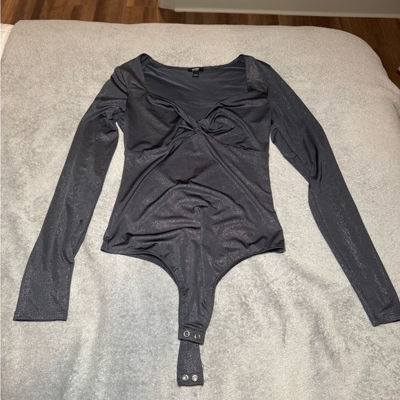 Express long sleeve body contour bodysuit - Picture 2 of 4